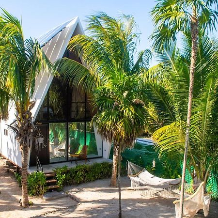 Xtambaa Cabins & Spa Only Adults El Cuyo Eksteriør billede