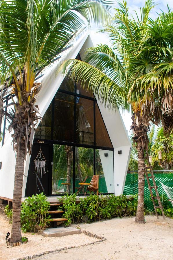 Xtambaa Cabins & Spa Only Adults El Cuyo Eksteriør billede